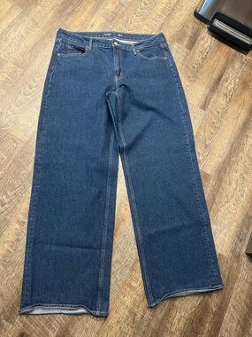 Old Navy Wide-Leg Flare Jeans in Dark Blue Denim